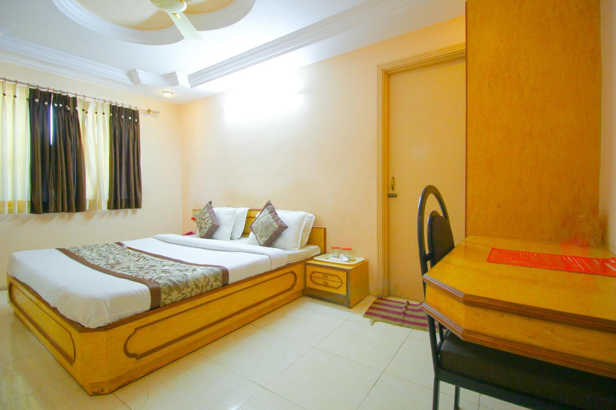 Deluxe Double Room,1592932155:JPEG